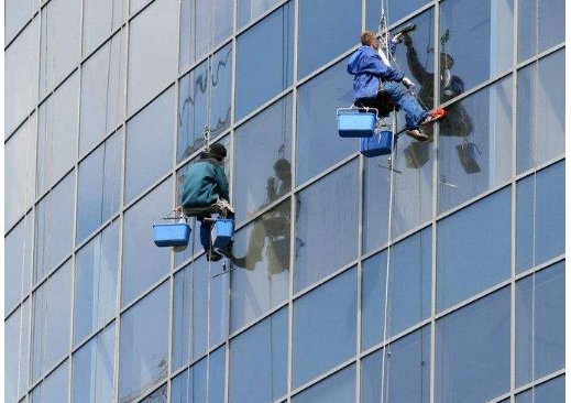 高空作业费怎么收