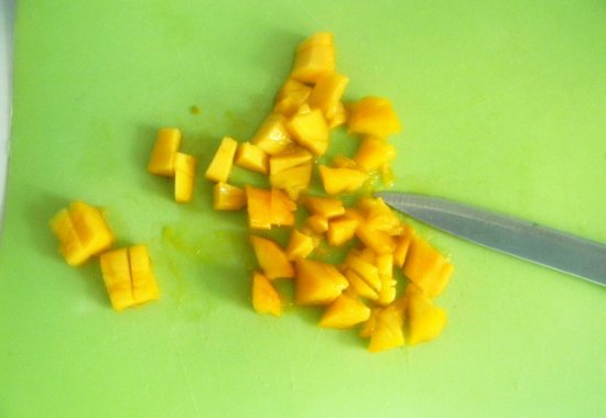 怎样用布丁粉做布丁?水和布丁粉的比例是?