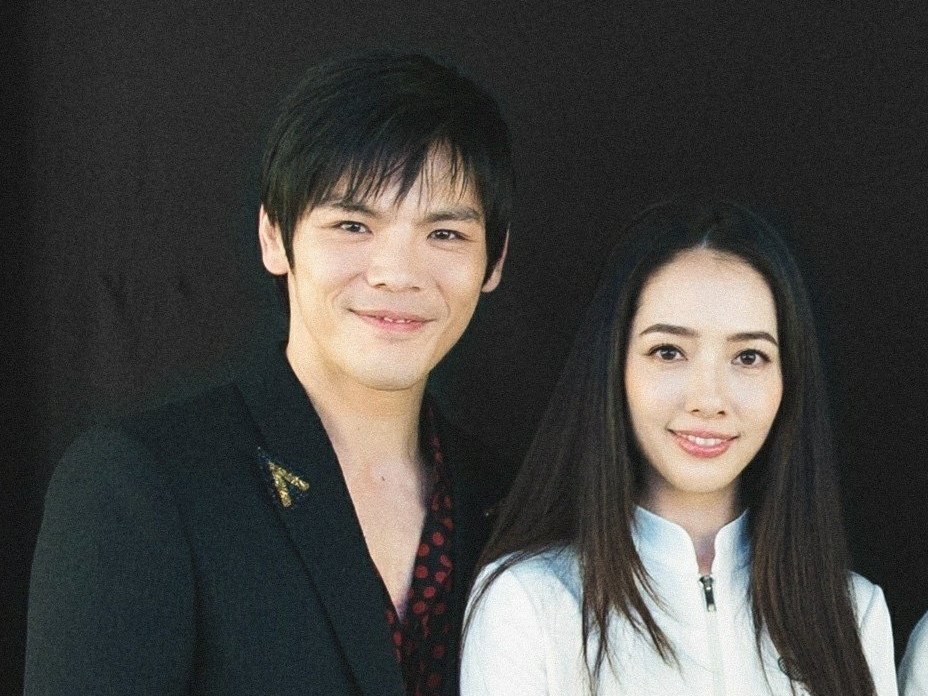 向佐郭碧婷一直参加综艺节目,是缺钱花吗?