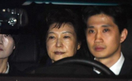 朴槿惠为什么入狱？