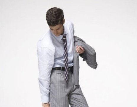 男模特走秀的基本步怎么走的视频教程是什么样的？