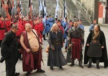 《倚天屠龙记》中的明教五散人，他们的武功是什么水准？