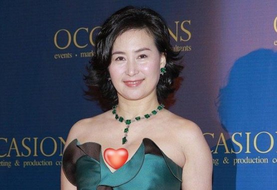 何超琼用一张图片证明,当初和陈百强的情谊,永远会只增不减,你怎么看?