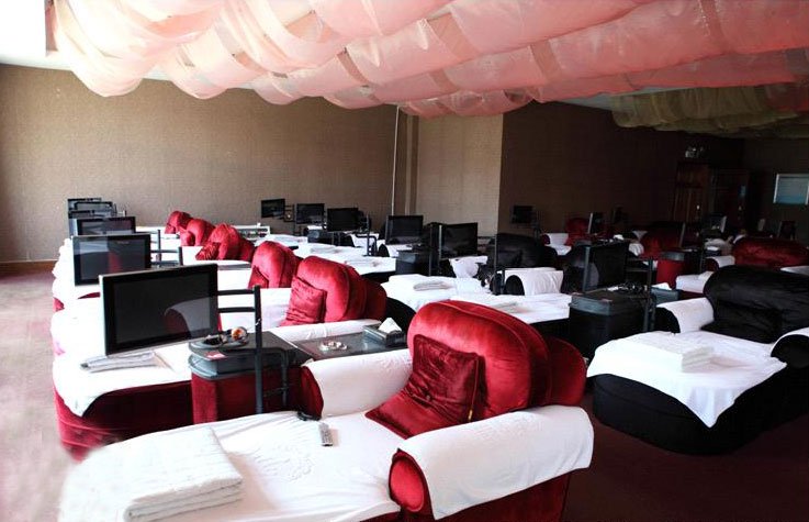 辽阳假日温泉和王宫温泉哪个好?