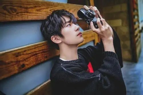 冒充易烊千玺诈骗粉丝入选典型案例，法院做出了哪些警示？