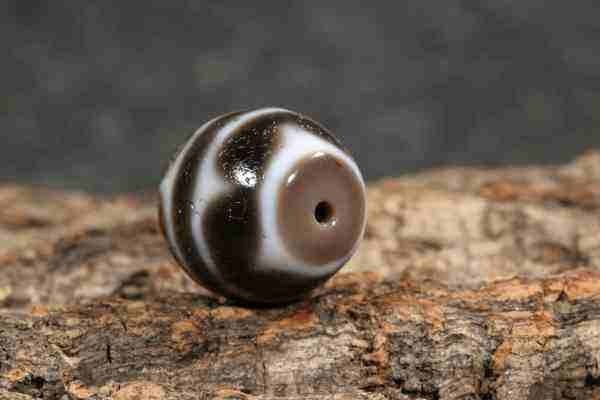 天珠上的“眼睛”是什么,“眼睛”数量越多越好吗?