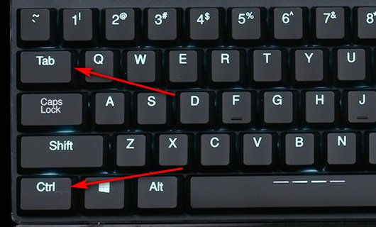 WPS表格中一个表格里的两个窗口怎么用键盘来互相切换？