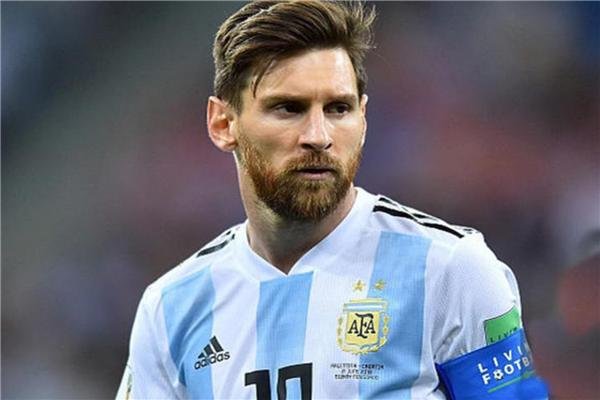 巴黎官方宣布梅西签约至2023年,梅西选择了几号球衣?