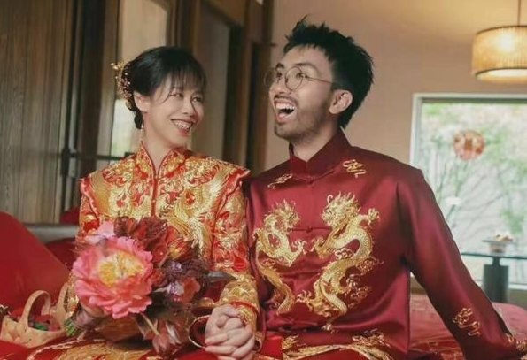 UP主“老坛胡说”结婚,新娘是B站副总裁,他们之间是如何相识的?