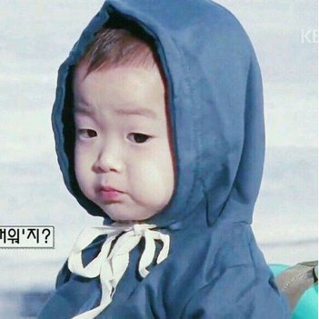 谁有这个小孩的萌图！好像是个韩国小孩。。。。