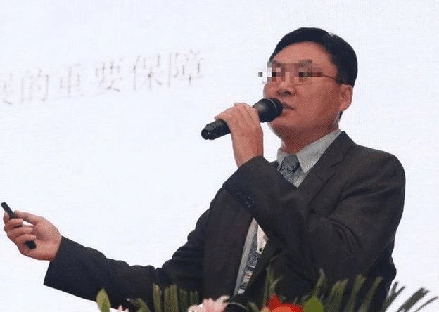 鲍毓明被驱逐出境，他的事情就这样结束了吗？