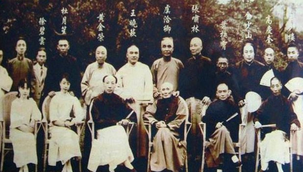 杜月笙晚年为何囚禁沈月英？