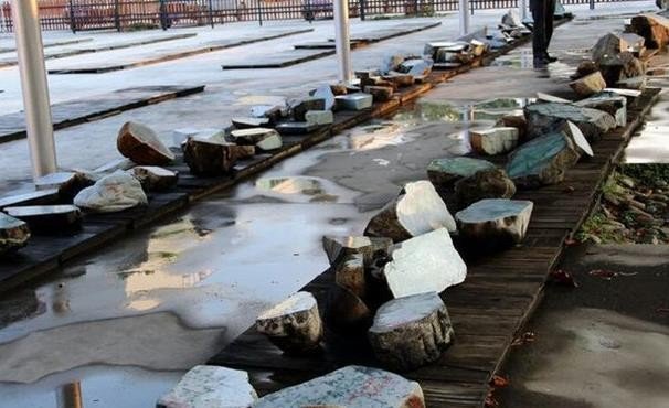 缅甸的翡翠很便宜，为什么中国游客“视若无睹”，无人购买？