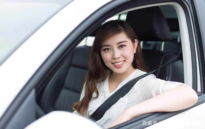 你们会给车子贴上女司机或新手上路这类贴纸吗？