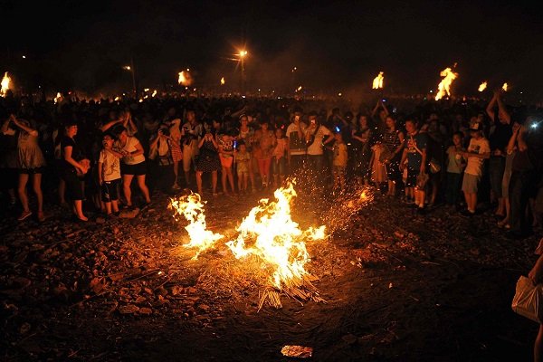 彝族的火把节什么习俗?