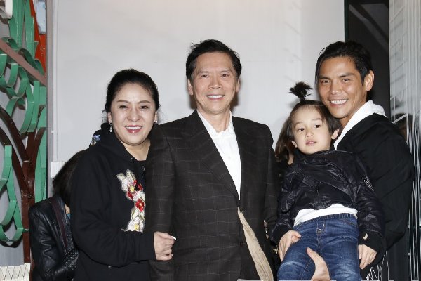 你如何看待向佐参加《爸爸去哪儿》担任李亦航的爸爸？