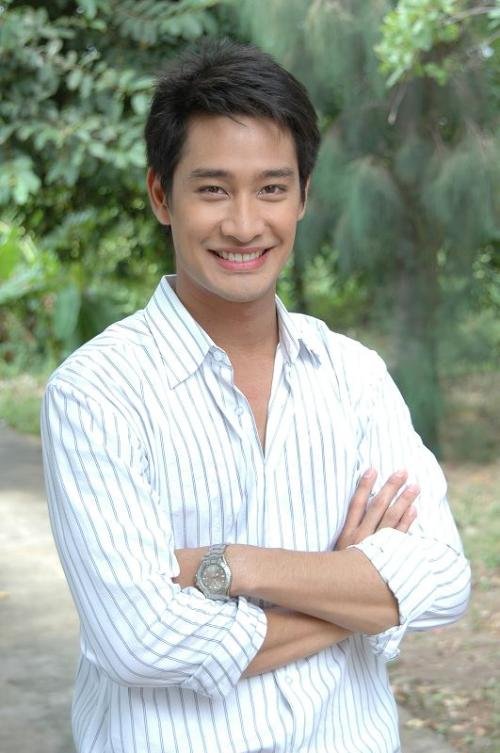 电视剧《妒海》男主角是谁？