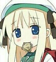 一个卡通人物用嘴叼着安全套的头像