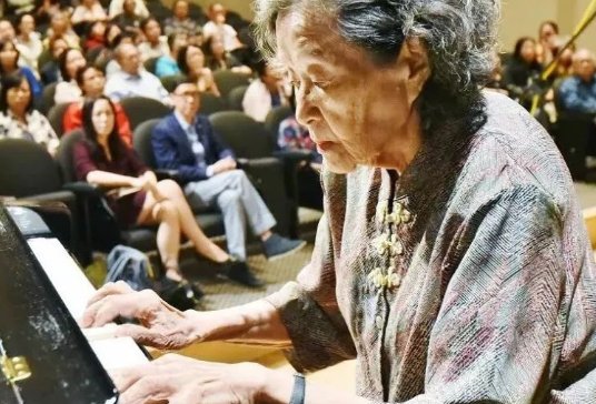 钢琴家巫漪丽为什么不复婚？