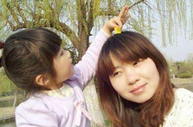 教授称允许单身女性生育是很大进步，这一建议究竟有何“利与弊”？