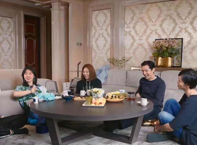 孙莉曝胡歌的荧幕初吻给了自己，他们当时合作拍了什么剧？