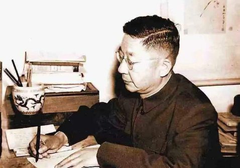 故居 打一个作家的名字