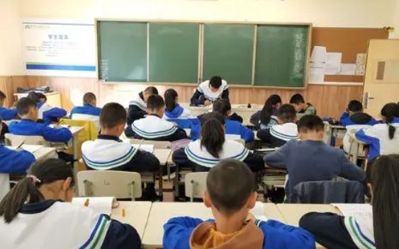 当英语科代表干些什么？