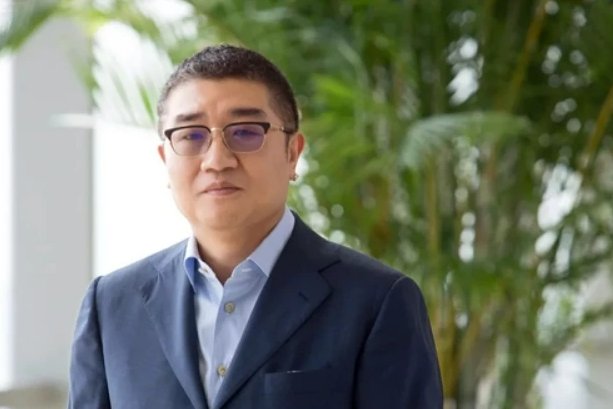 徐雷和向前什么关系