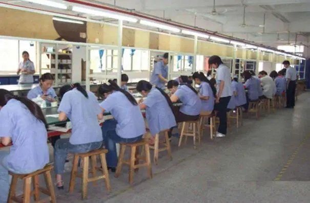 超七成00后不再迷恋大厂，而是愿意选择中小企业，如果是你会怎么选？