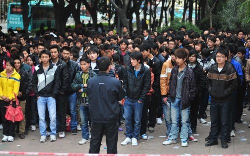 超七成00后不再迷恋大厂，而是愿意选择中小企业，如果是你会怎么选？