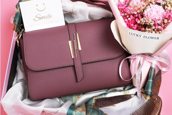 儿子的好朋友给妈妈送什么礼物好呢？