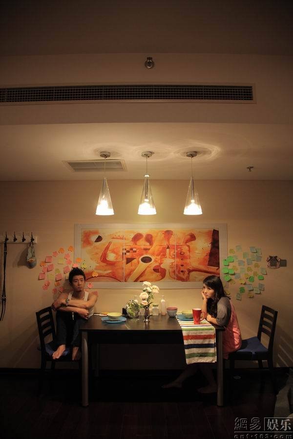 康桥的午夜电台的影片歌曲