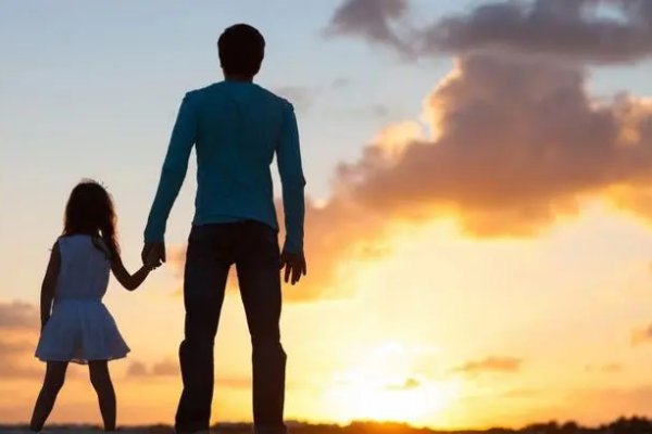 女儿就是给爸爸享用的句子