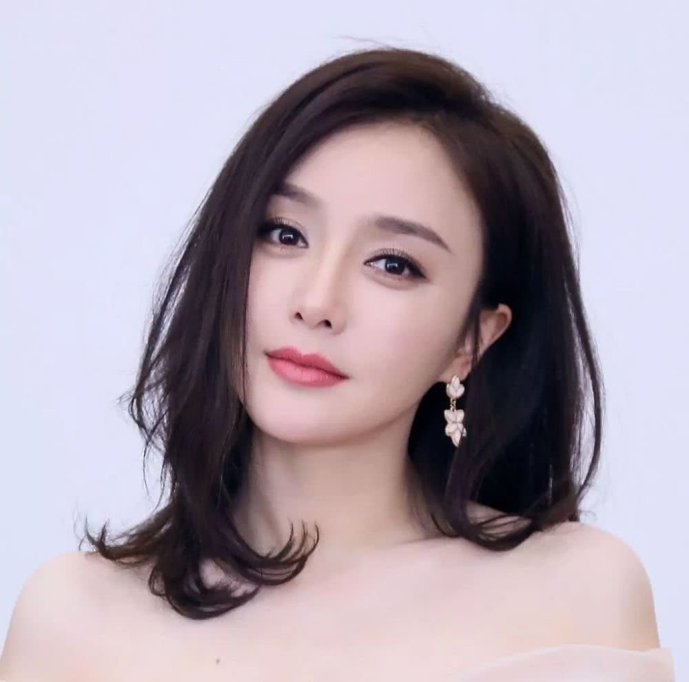 “人间最惨”秦岚：被于正意外拉下水，为恋爱散尽家财反被抛弃，你怎么看？