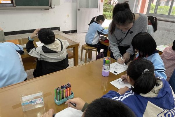 我把英语老师抄了一节课漫画