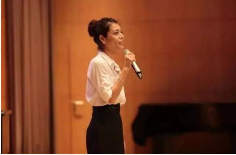 复旦大学为啥停陈果的课