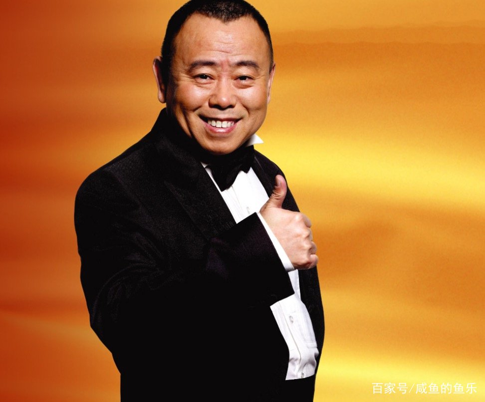 潘长江亲弟弟意外曝光，身高竟有一米八，还是网友深知的老熟人，这是谁？