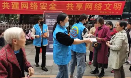 侮辱“冰雕连”的罗昌平公开致歉,你觉得他的道歉有诚意吗?