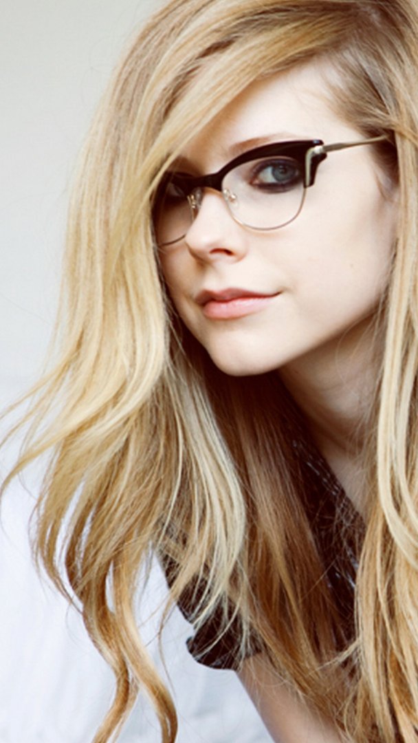 v迷进〜求艾薇儿壁纸。iphone5的。