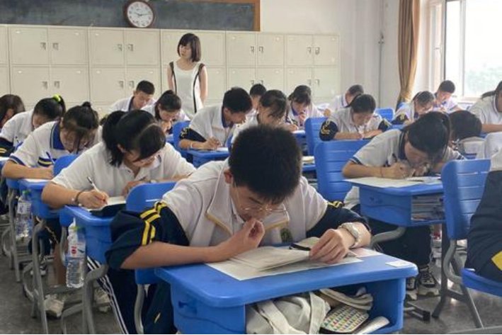 西安市初中毕业考多少分才能上一所好高中