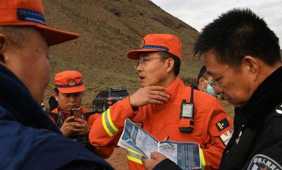 多位甘肃马拉松遇难者家属拒签95万赔偿方案，如何看待这件事情？