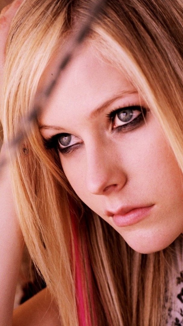 v迷进〜求艾薇儿壁纸。iphone5的。