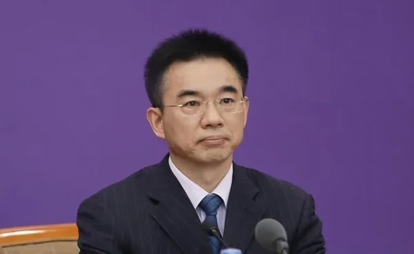 吴尊友回应3年头发全白一事！他为抗击疫情做出了哪些贡献？