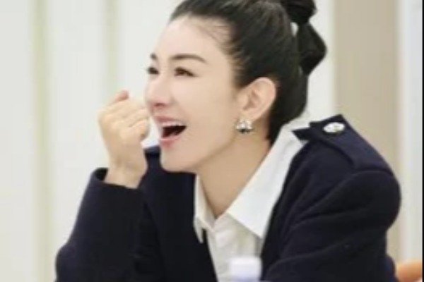 《怦然再心动》中黄奕的新年愿望是上对花轿嫁对郎，你过去的愿望实现没？