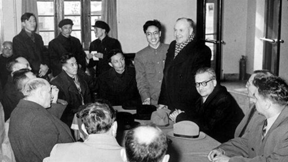 已是悬崖百丈冰,犹有花枝俏.是什么意思？