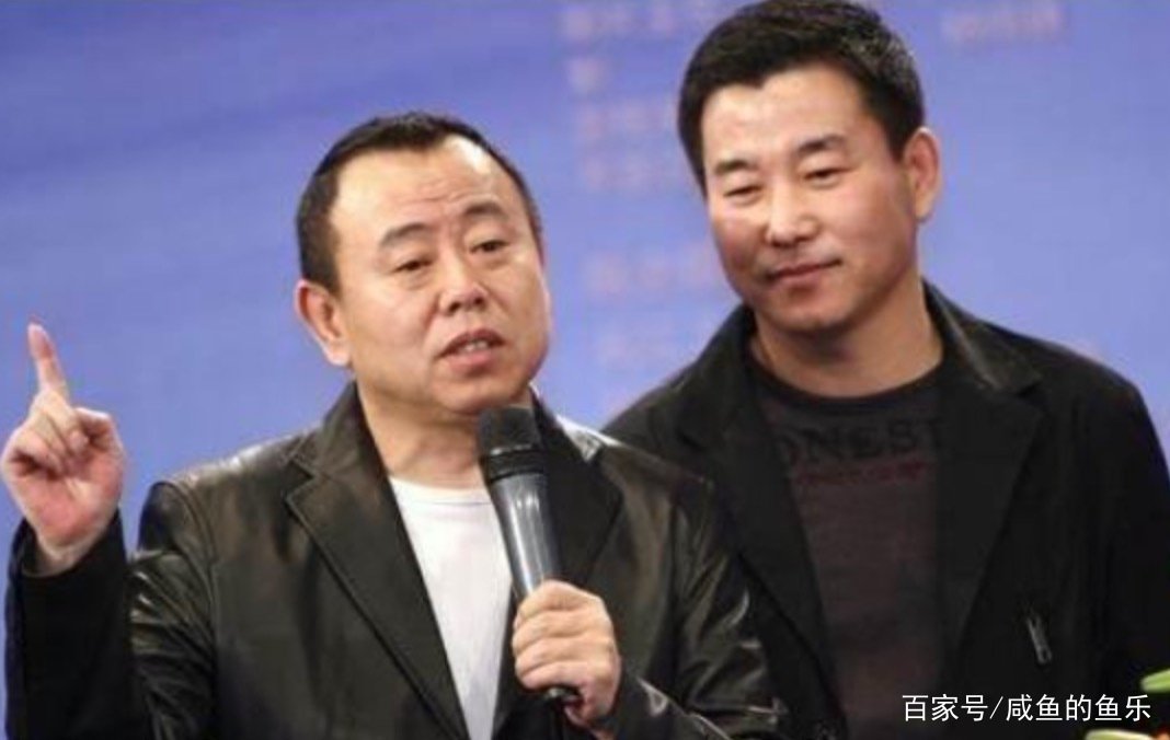 潘长江亲弟弟意外曝光，身高竟有一米八，还是网友深知的老熟人，这是谁？