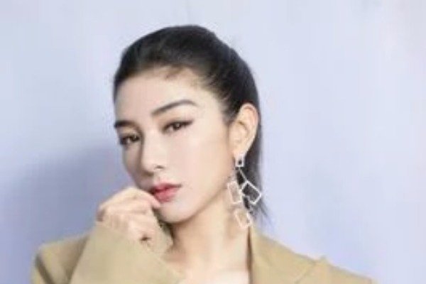 《怦然再心动》中黄奕的新年愿望是上对花轿嫁对郎，你过去的愿望实现没？