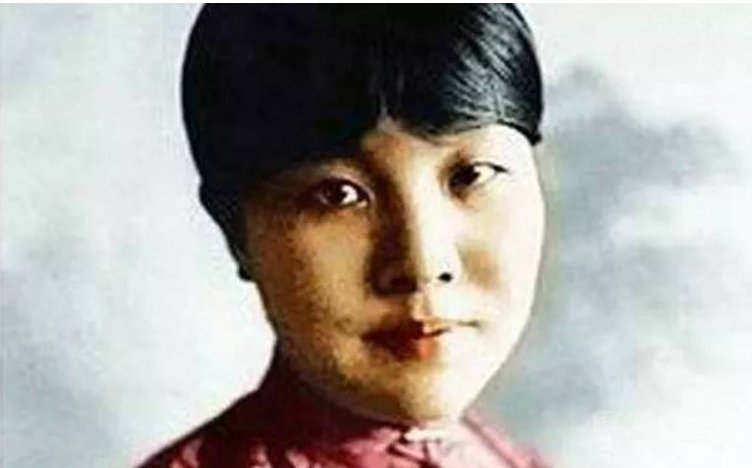 小草是谁写的？