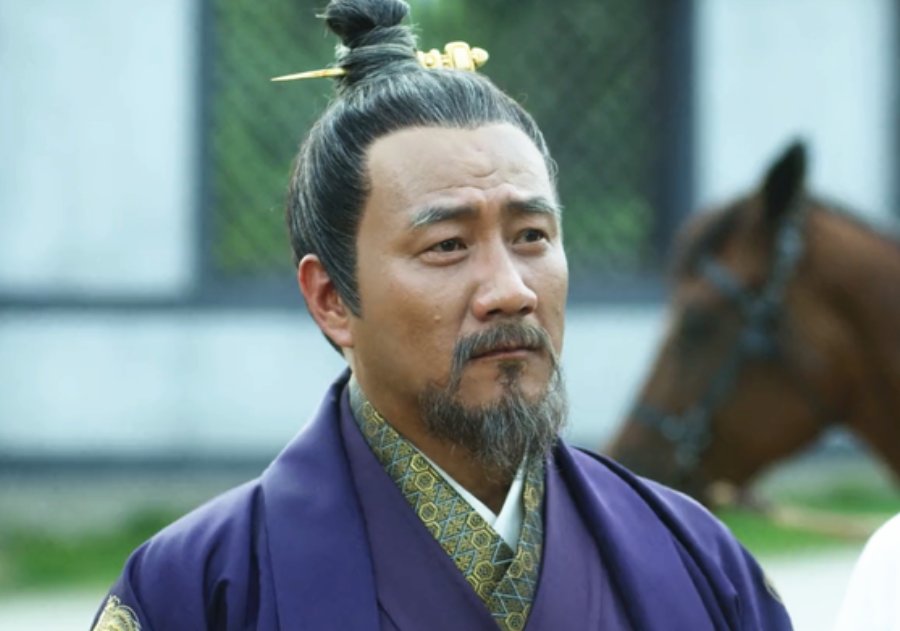 《雪中悍刀行》中徐骁为什么那么怕儿子徐凤年？