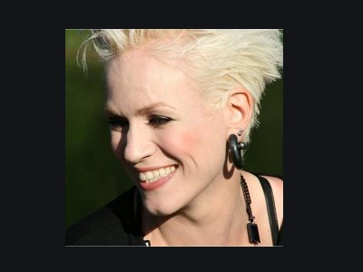 jinx主题曲谁唱的